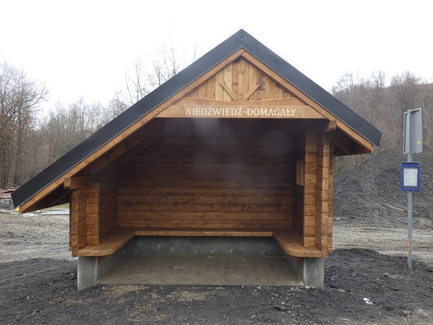 Nowa wiata przystankowa na przystanku Domagały